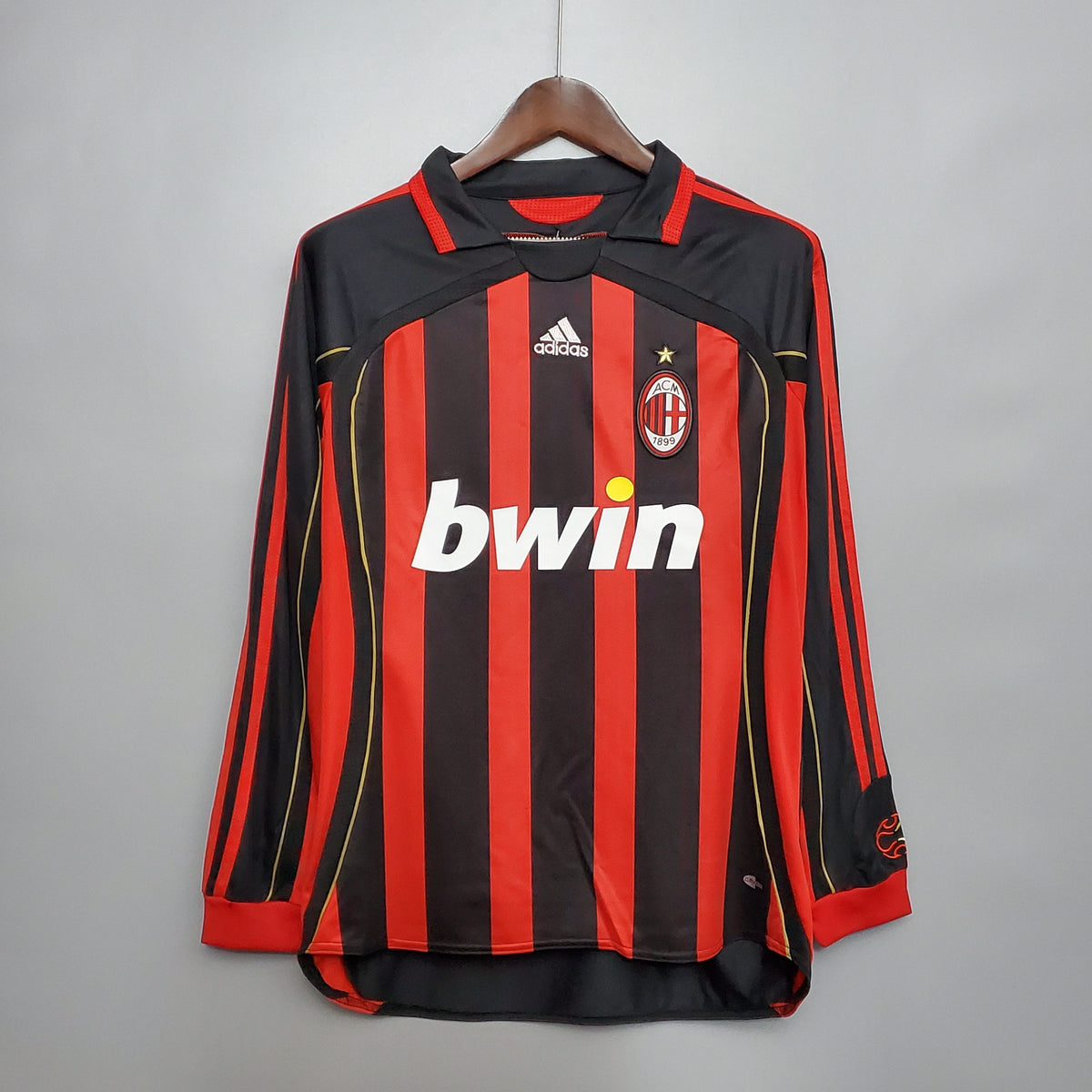 MILAN V 06/07 MANGA LARGA (RETRO)